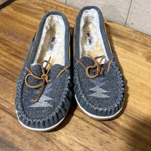 Minnetonka Womens Moccasin Slippers Gray Aztec Knit Fur Lined Size 11M